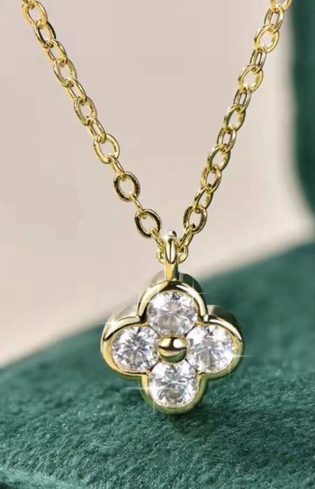 Сребърно колие с позлата и диамант-мойсанит1 , 2 и 3 карата