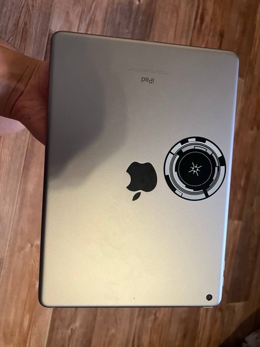 Айпад 6 на 128 гб в хорошем состояние