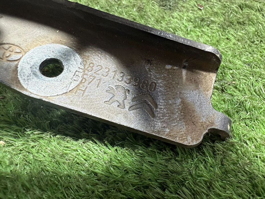 BALAMA CAPOTA STANGA TOYOTA PROACE 2018 COD OEM 9823133980 / 2016-2025