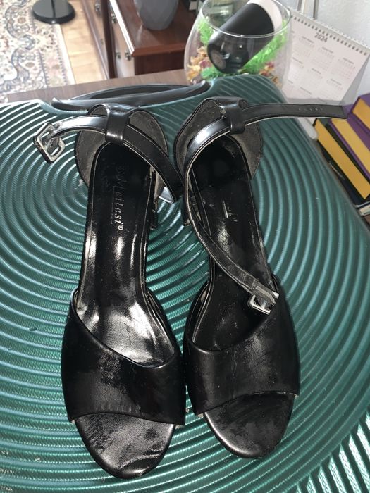 Туфли и кроссовки 40 размера