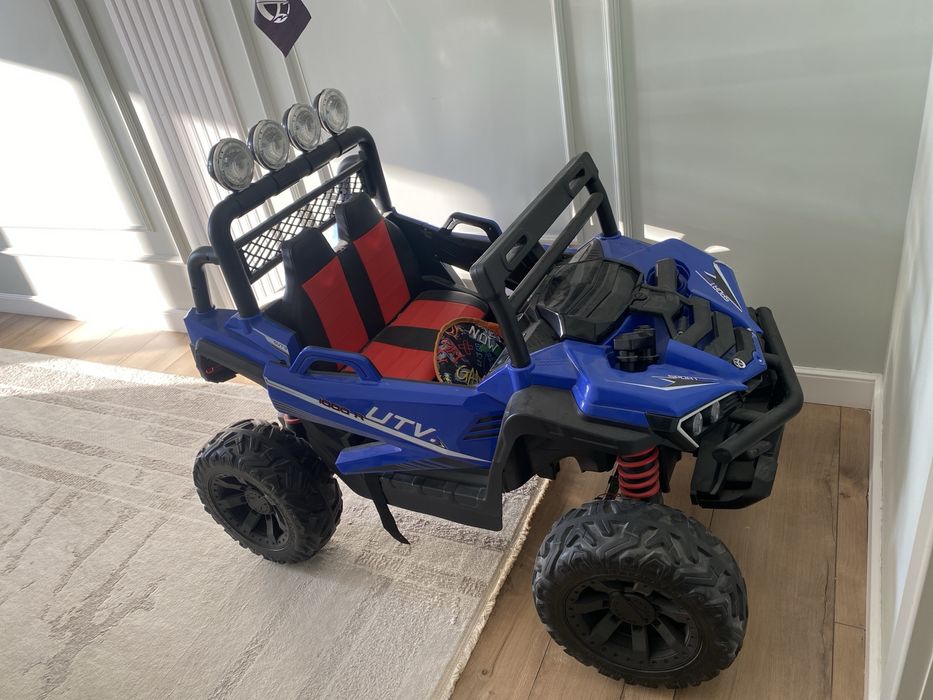 Продам машинку на пульте