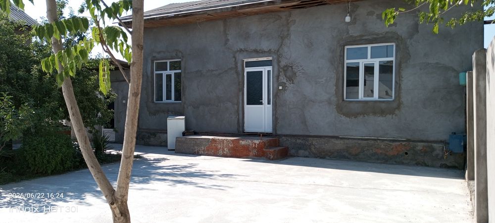 Срочноо!!! Махаллада уй сотилади , хамма шароитка эга, иккига болиб ту