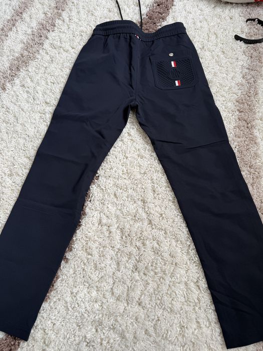 продам трико Moncler