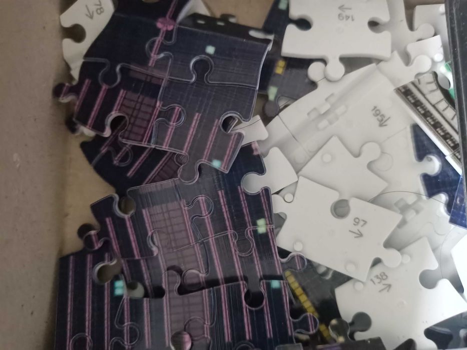 3D пъзел светеща кула в Тайпе  216 пластмасови части с LED светлини