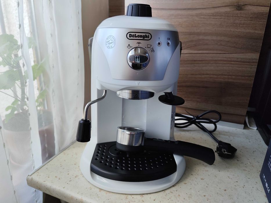 Кафемашина DeLonghi/Делонги EC221.W