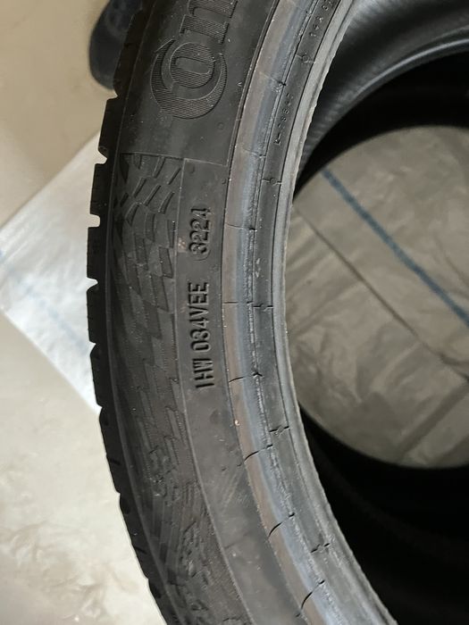 Cauciucuri de iarna Continental Winter Contact 8S 295/35 R21 ( V - XL)