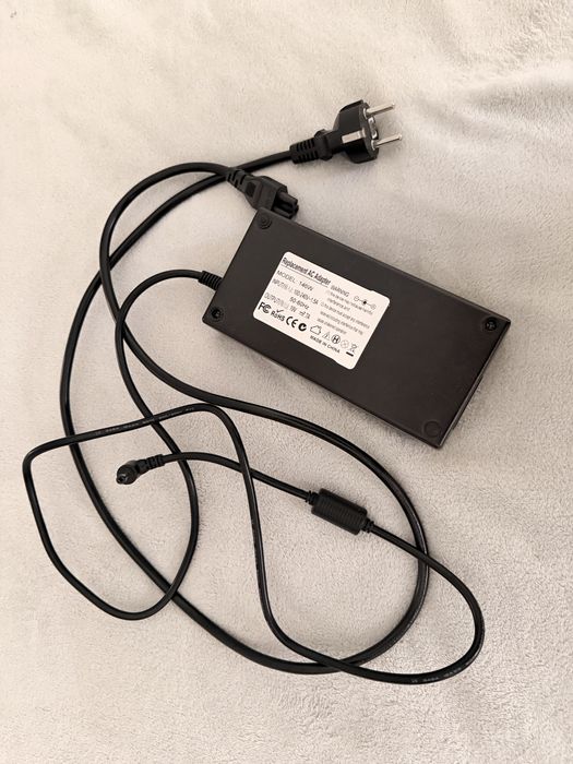 Încărcător laptop ASUS 19V 7.7A 146W