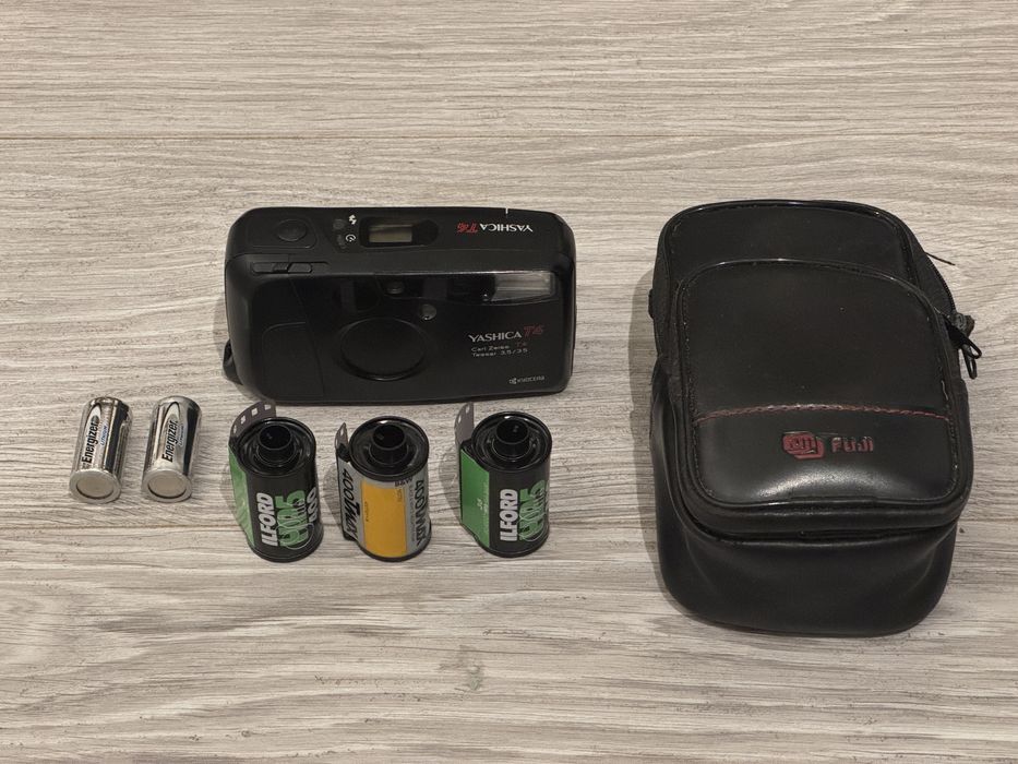 Yashica T4 - aparat point & shoot 35mm film