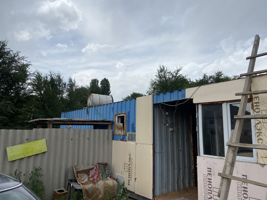 Продам контейнер 40 тонник баня комната