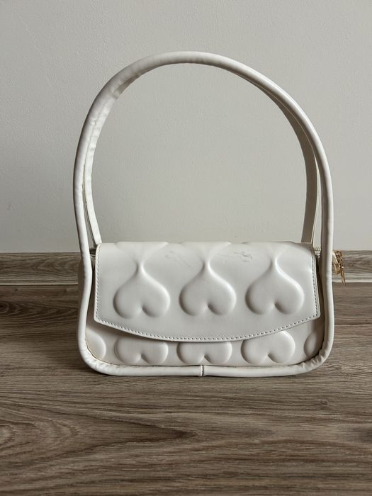 Дамска чанта със сърца