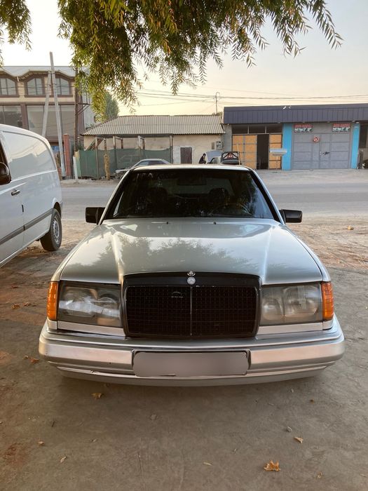 Мерседес W124 сотилади