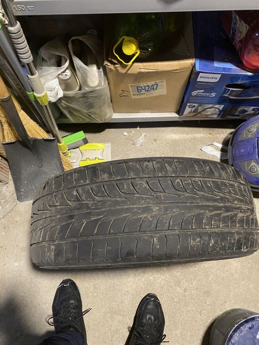 Продам шины б/у от камри