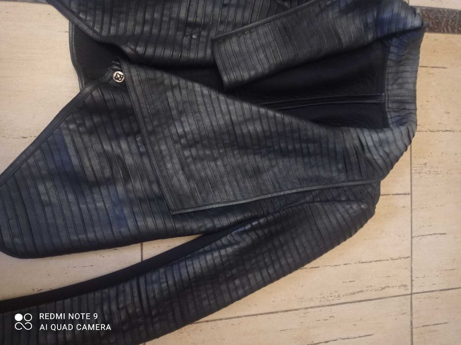 Guess  оригинално кожено яке