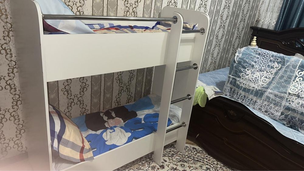 Детская двухэтажная кровать продается