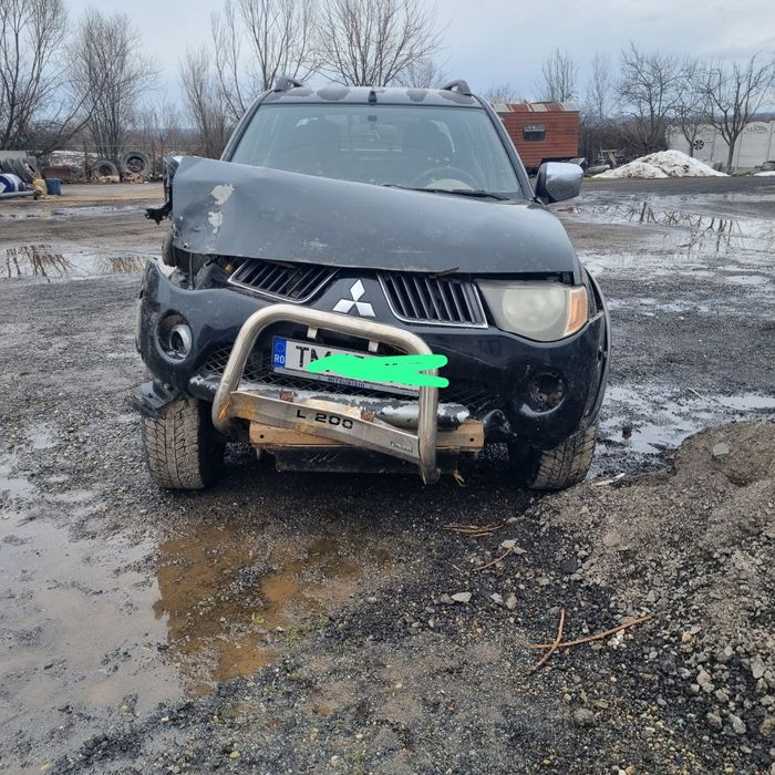 Vând Mitsubishi l200 avariat