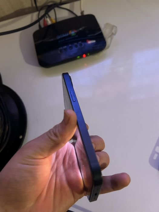 Айфон 13 в хорошем состоянии