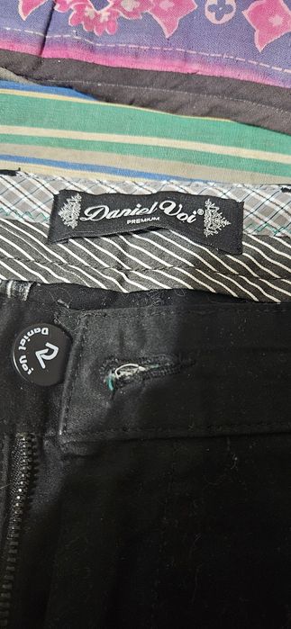 Продам фирменные джинсы