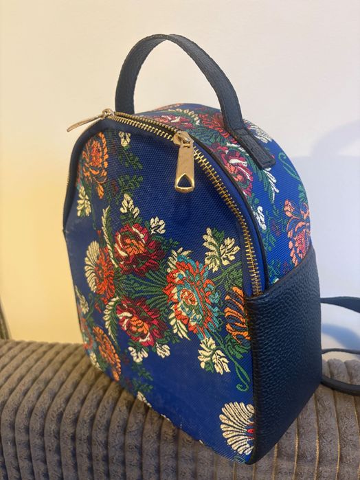 Елегантна дамска раница