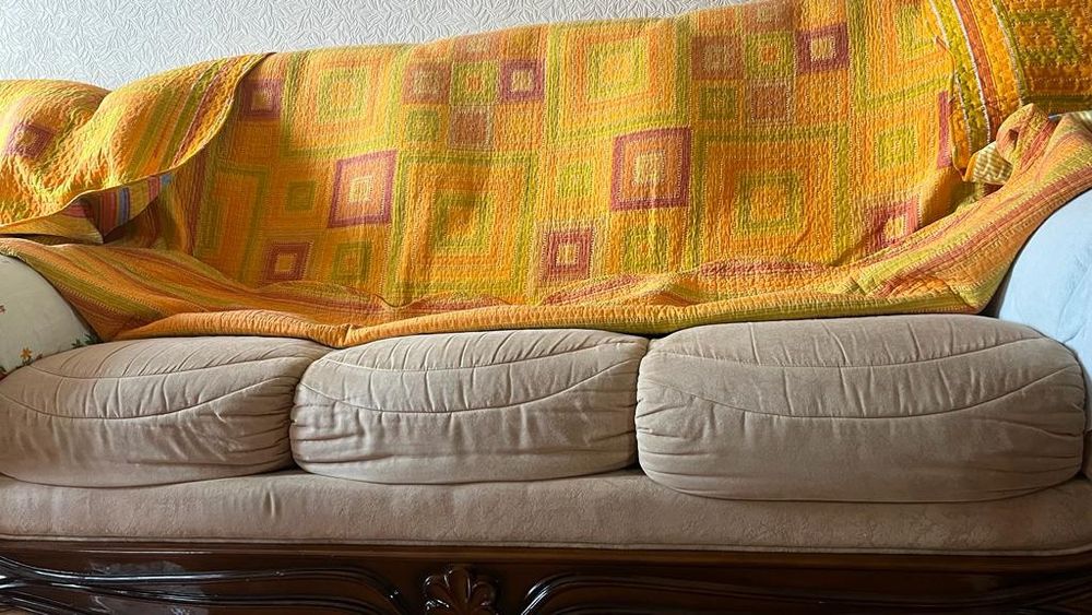 Продам мягкий уголок 3+2+1