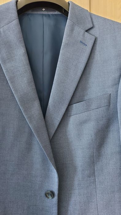 Продаются 2 пиджака