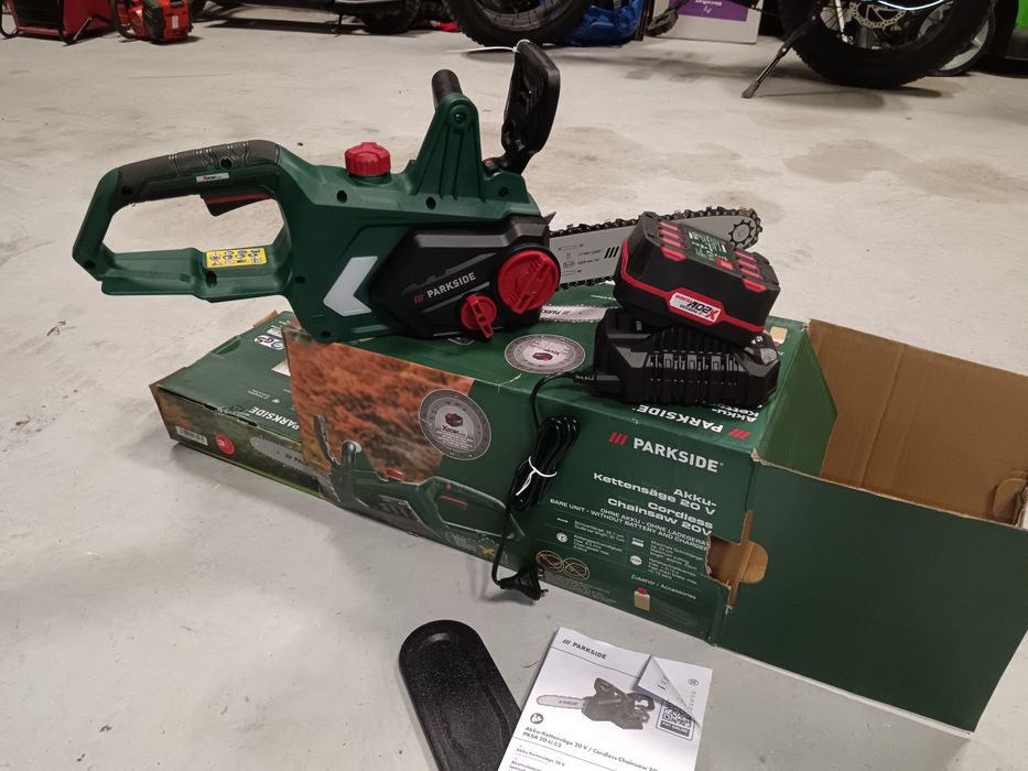 Fierăstrău Parkside 20v