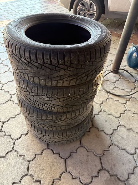 Продаю зимние шины б/у в хорошем состоянии
