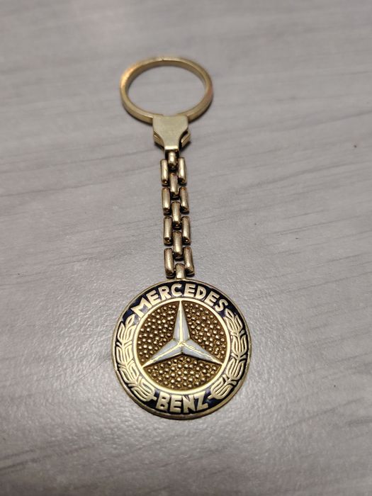 Breloc din  aur Mercedes