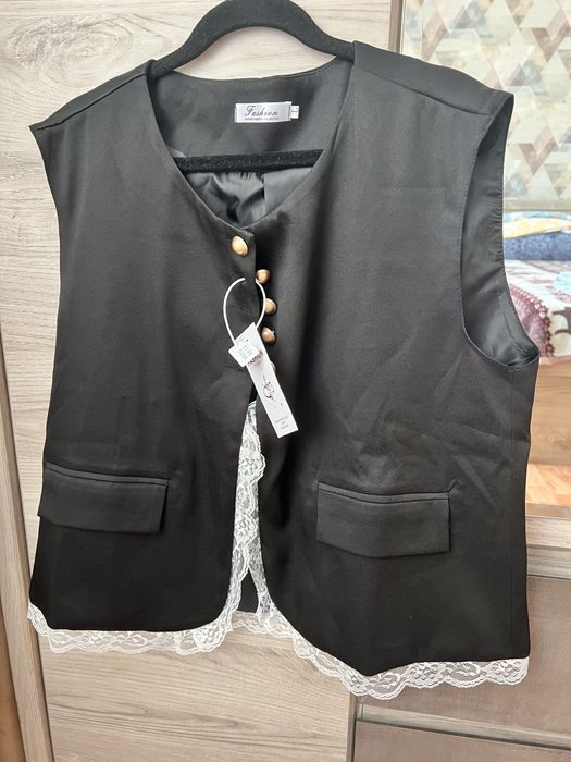 Жилет женский стильный