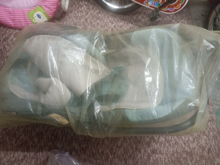 Продавам бебешко столче за кола