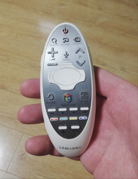 Телевизор Samsung 102 см (40 дюймов).