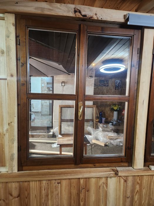 Ferestre lemn stratificat cu geam termopan