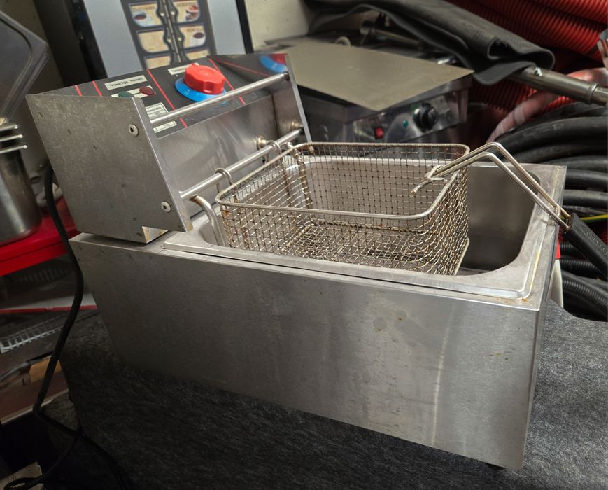 Фритюрник професионален електрически 5.5л