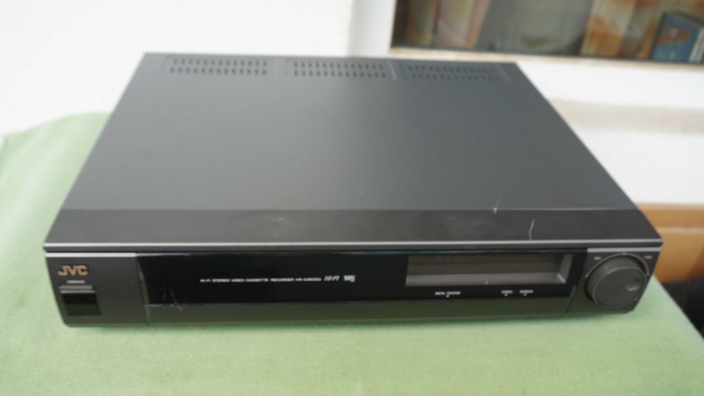Video recorder VHS marca JVC model HR-D990
