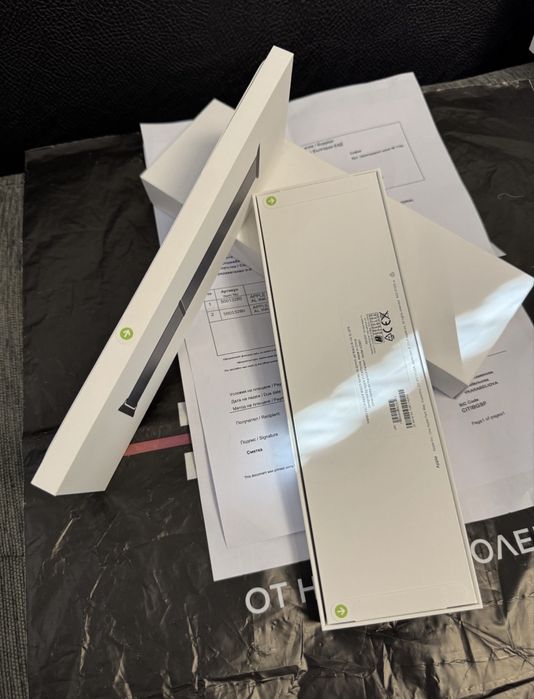 ЗАПЕЧАТАН 42mm Apple watch 10 Vivacom Гаранция 2027 г. Jet Black черен