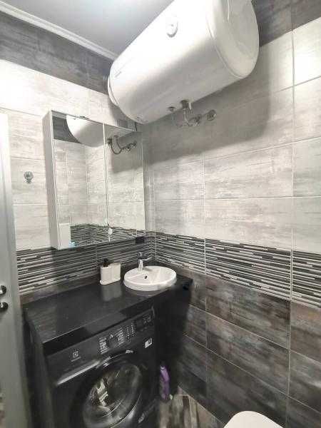 Дава се под наем Двустаен апартамент в Бургас, Зорница - 60 кв.м за 816 € - Снимка #9