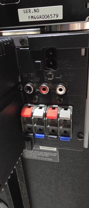 Sistem Technics complet cu DVD, telecomandă și sateliți Surround