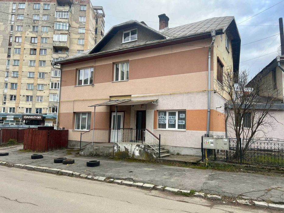 Vand apartament 3 camere central 55 mp Campulung Moldovenesc