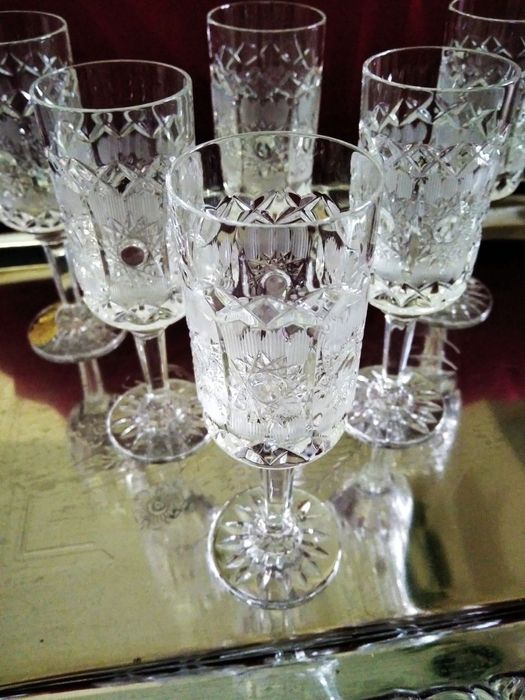 Хрустальные фужеры и рюмки