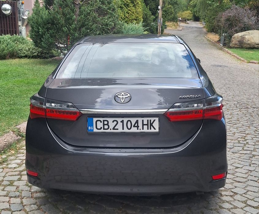 Toyota Corolla, съхраняван в гараж