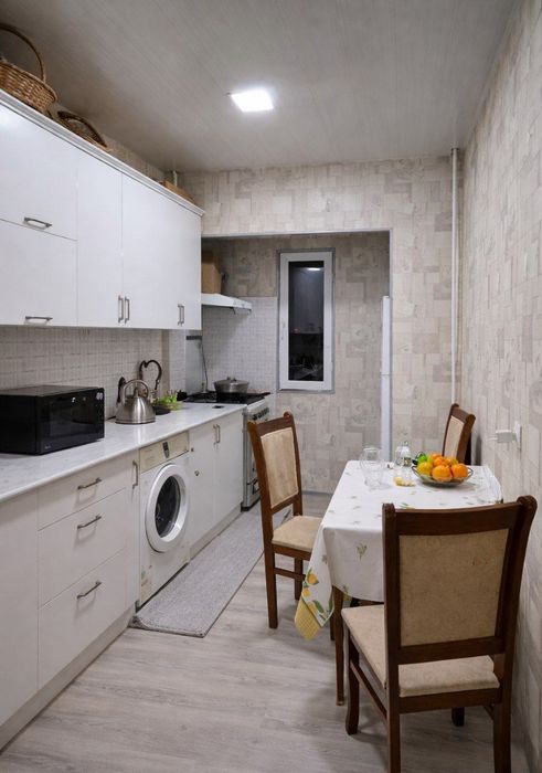 Parkent bozori yonida, 3 xonali kvartira sotiladi, 4-qavat