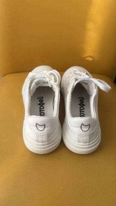 Кеды белые летние