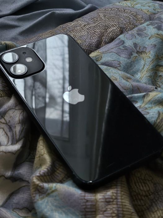 Продам айфон 12 мини