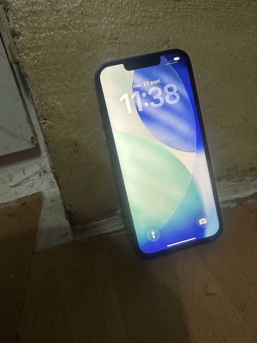 Vând schimb iPhone 13 preț fix