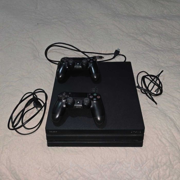 Playstation 4 pro 1tb + 2джойстика