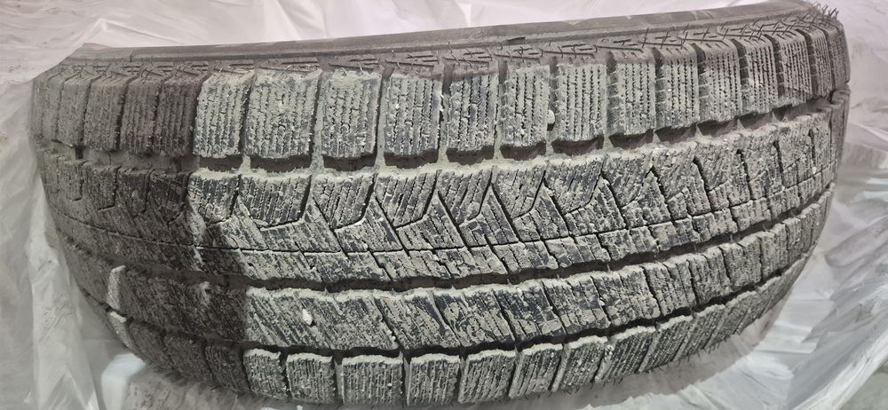 Зимние покрышки продам