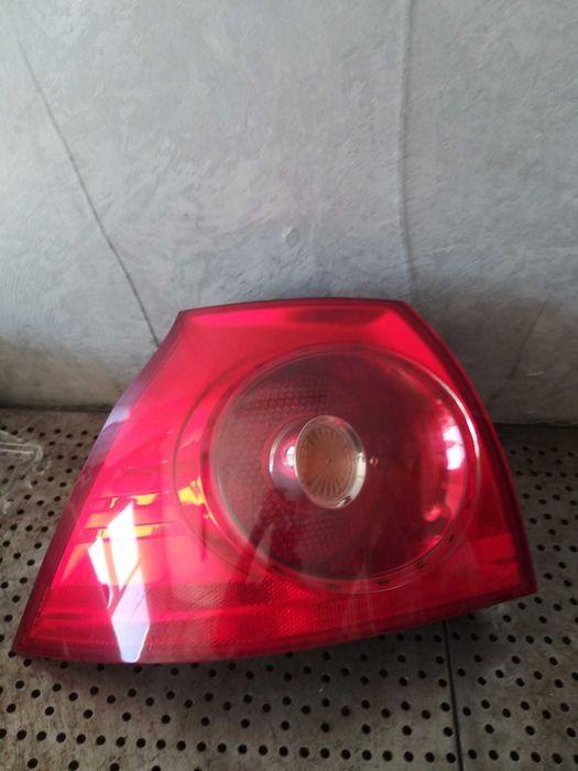 Stop tripla lampa stanga vw golf 5 1k scurt 284990