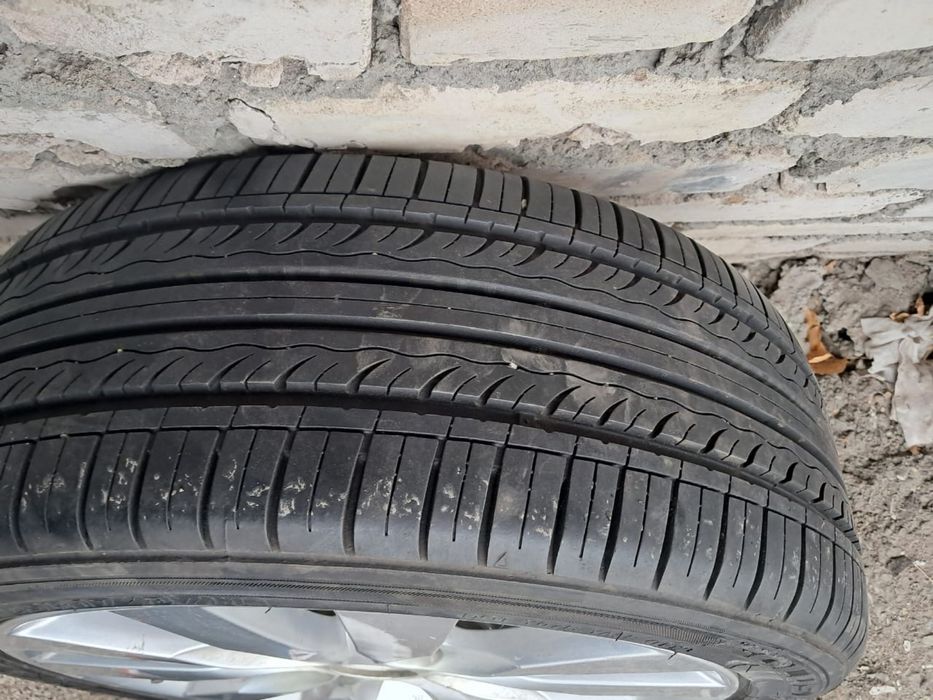 Продам шину 215/45 r17