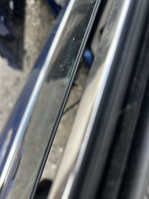 Geam ușă  stânga față dublu Volkswagen Touareg 7P