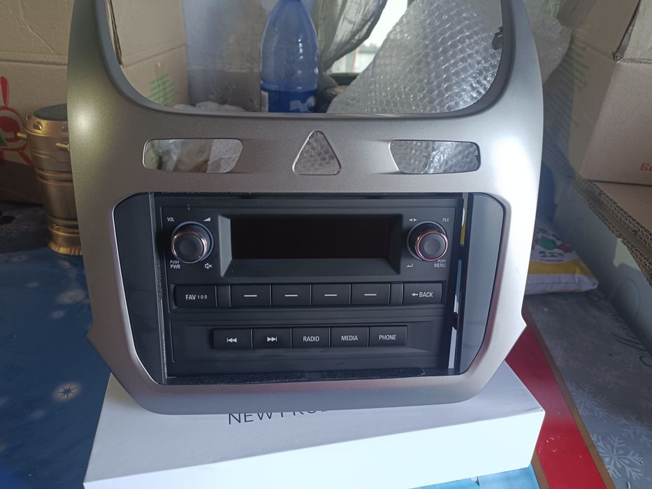 Продаю магнитолу на кобальт