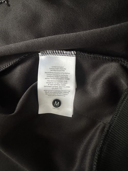 zip-up hoodie size M